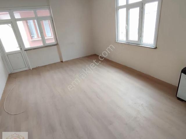 Akdoğan İnş Yunusemre Göbeğe Yakın Kiralık Daire 3.kat 1+1 65m2