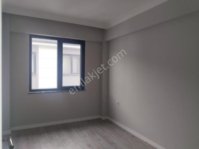 Akermax Gayrimenkulden Kiralık 2+1 Caddeye Yakın Daire