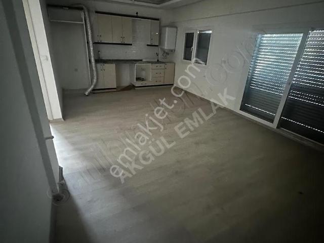 Akgül Emlak'tan Merkezi Konumda 1+1 Kiralık Daire