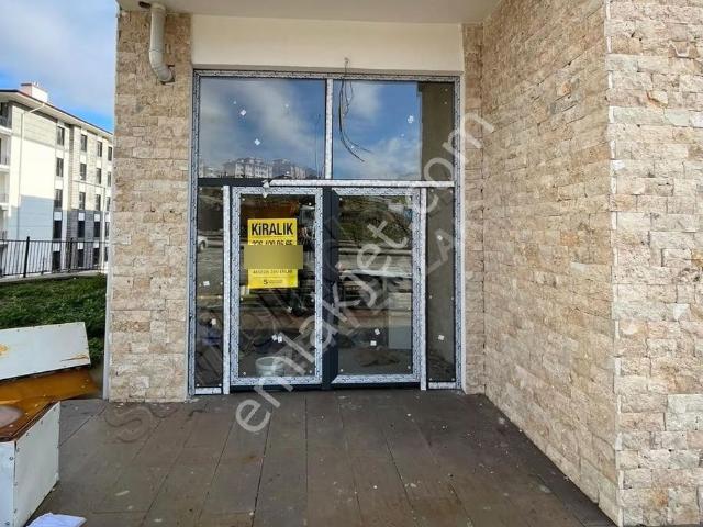 Akgedik Zeki Emlak'tan 4. Etap'ta Satılık 80 M² Dükkan