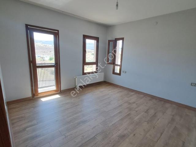 Akgedik Zeki Emlak'tan Akgedik Toki 2. Etap'ta Ara Kat Satılık 2+1 Daire