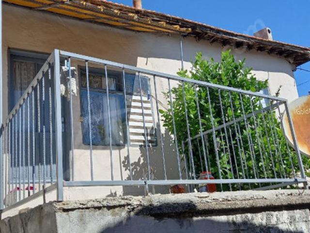 AKHİSAR ZEYTİNLİOVA DA SATILIK 388 M2 ARSA İÇİNDE 2.ADET KÖY EVİ 1.550.000 TL