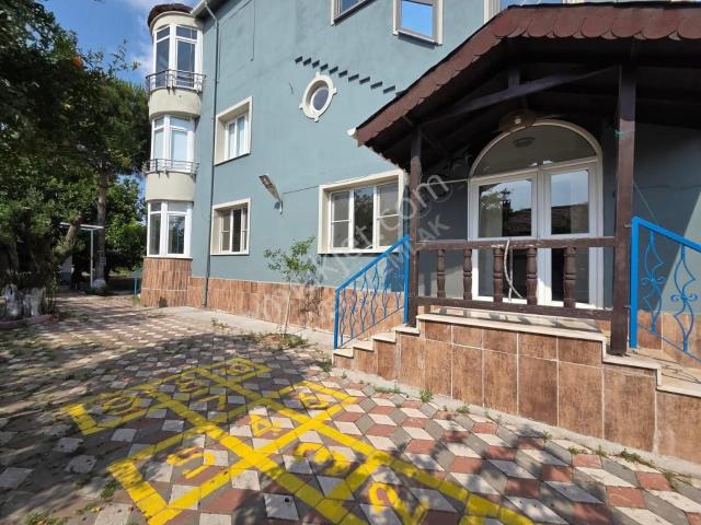 Akhisar Medar'da Bahçeli, Geniş 3+1 Kiralık Daire