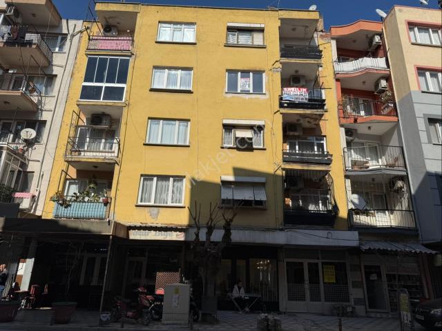 Akhisar Kethüda Mh Üçgenpark Mevkii Caddeüstü Satılık Doğalgazlı 3+1 Arakat Daire