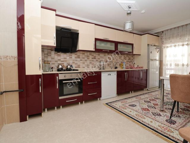 Akif'ten Elvankent Topçu'da Cadde Üzeri Çift Girişli 6+1 Yapılı Satılık Teras Daire