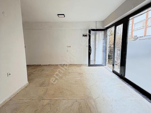 Akkaya İnşaattan Cadde Cp.işlek Konum Kiralık Dükkan !