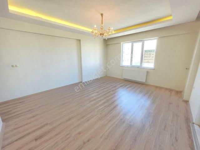 Akkentte Kiralık 3+1 Daire Çözüm Emlak Tan