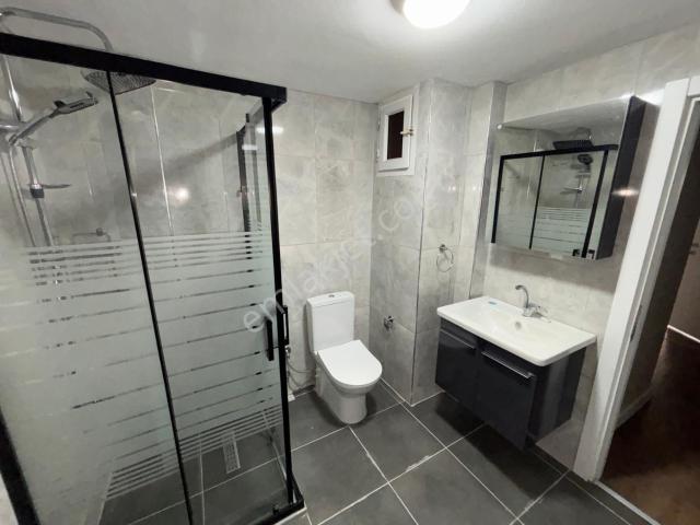 Akkon Sitesinde Tamamen Yenilenmiş Satılık 2+1 90 M2 Daire