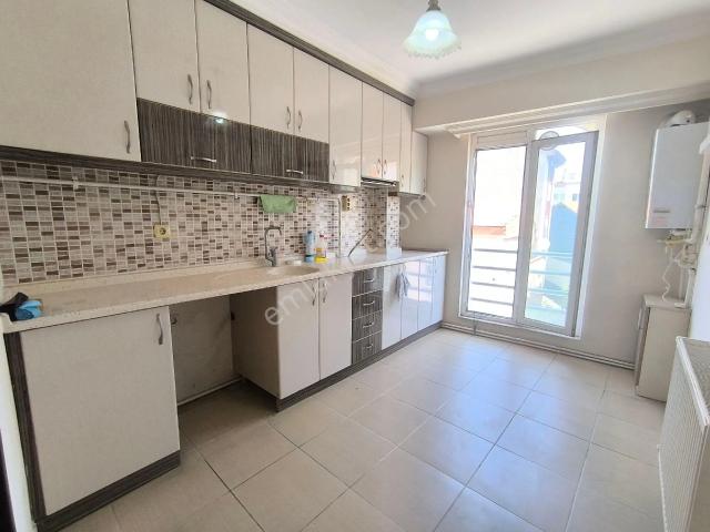 Akkonak Mahallesi Yeşilköy Caddesi Üzeri Arakat 2+1 Kiralık Daire