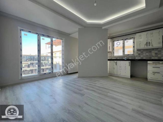 Akpınar Mahallesinde Yatırımlık Ve Oturuma Hazır 1+1 Daire