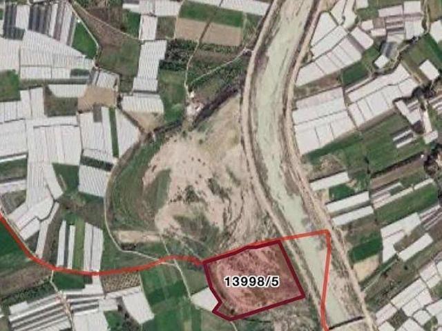 AKSU ALAYLI'da 21 DÖNÜM HİSSELİ TARLA