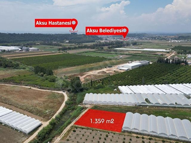 Aksu Çalkaya'da Belediye ve Hastane Yakını 1.359 m2 Tarla