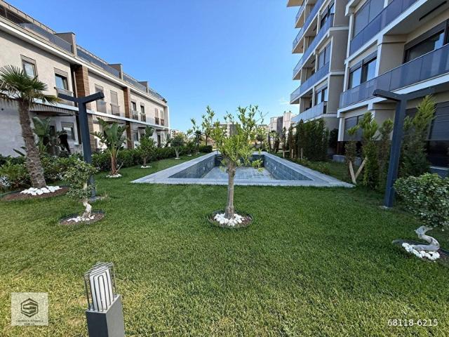 Aksu Altıntaş Havuzlu Kapalı Otoparklı Site'de 1+1 Daire