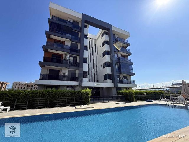 Aksu Altıntaş Valens Suit'te 1+1 Mobilyalı Kiralık Gİriş
