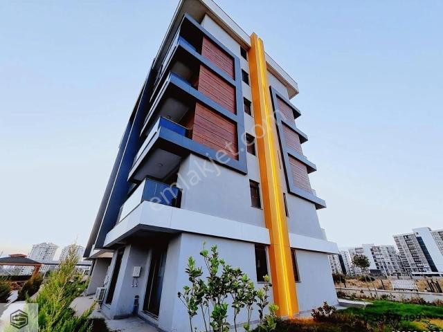 Aksu Altıntaş Valens Suit'te 1+1 Mobilyalı Kiralık Giriş