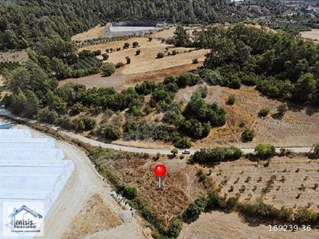 Aksu Karaöz'de 1726 m2 Müstakil Tarla Yol Su Sorunu Yok