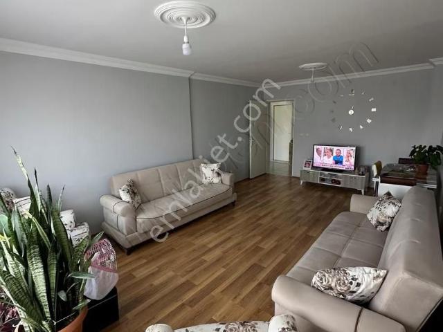 Aksan Emlak'tan Üniversite Toki'de 3+1 Yapılı Fırsat Daire!