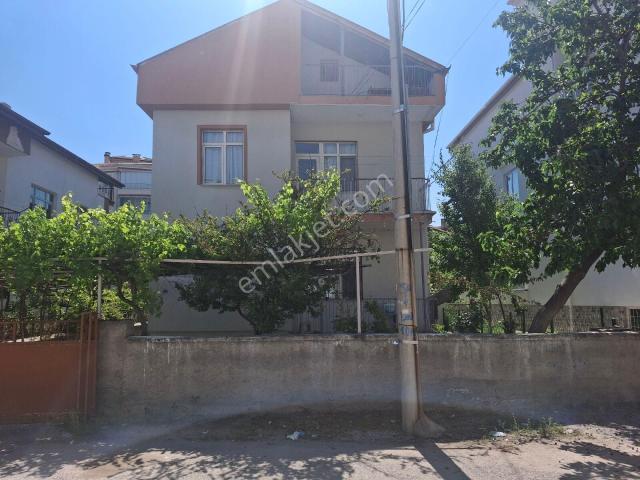 Aksaray Kılıçaslan Mahallesi Salı Pazarı Yanı 3+1 Kiralık Daire
