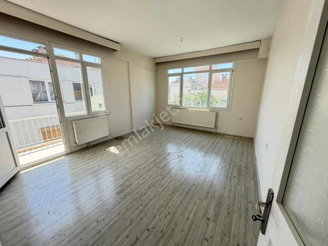 Aksoy'da 2+1 Ayrı Mutfaklı Kiralık
