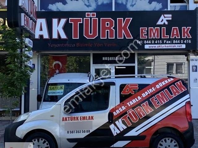 /aktürk Emlak/3 Cepheli 2 Balkonlu Masrafsız Ara Kat 3+1 Daire