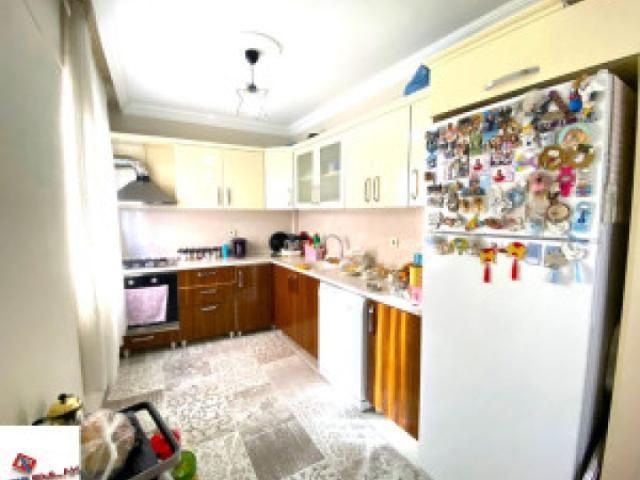 AKTİF'TEN AKÇAY MERKEZ'DE SATILIK DENİZE 350MT AYRI MUTFAKLI MANZARALI 2+1 DUBLEX