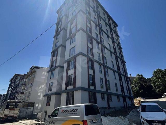 AKTİF EMLAKTAN YENİ PROJEDE 2+1 90M2 METROYA 5 DK TAPU MSRF YOK