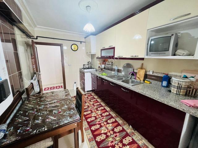 Aktif Emlak'tan Satılık 6+1 Teras Fırsat Daire !