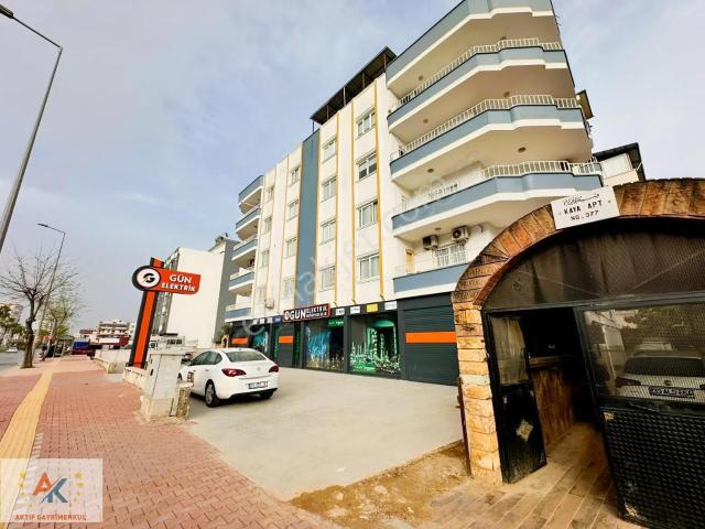 Aktif'ten Zekiayan'da Cadde Üzeri Satılık Çok Geniş 4+1 Daire