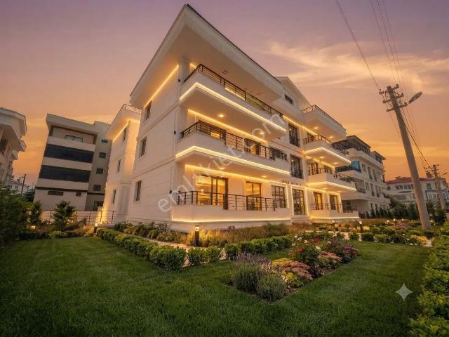 Aktif'ten Zeytinli'de Satılık Bahçeli Harika Tasarımlı 4+1 Ters Dublex