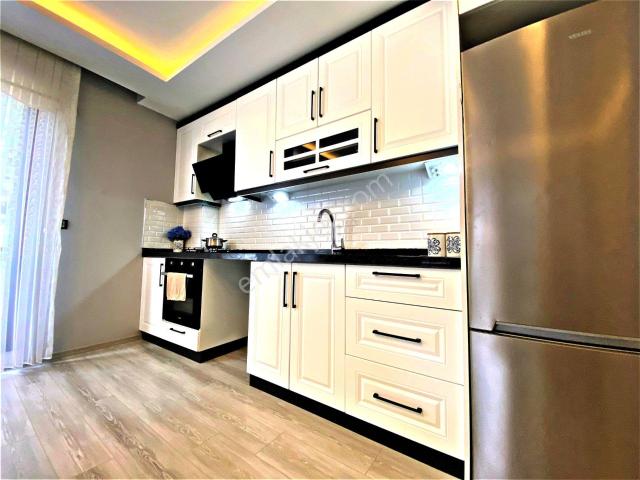 aktiften Akçay Merkezde Şık Tasarımlı Cam Balkonlu 1+1 Daire