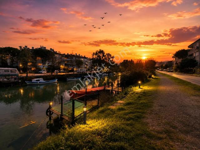 Aktif'ten Akçay Merkez'de Satılık Manzaralı Arakat Full Yapılı Ferah 2+1daire