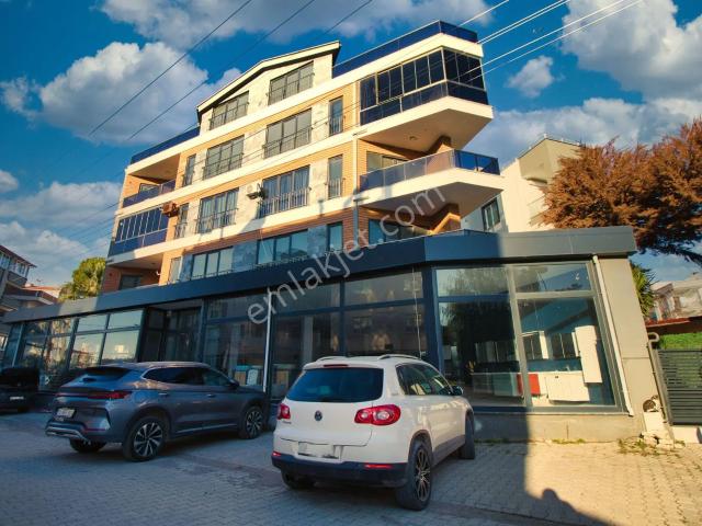 Aktif'ten Akçay'da Merkezi Konumda Ayrı Mutfaklı Arakat Ön Cephe Satılık 2+1 Daire