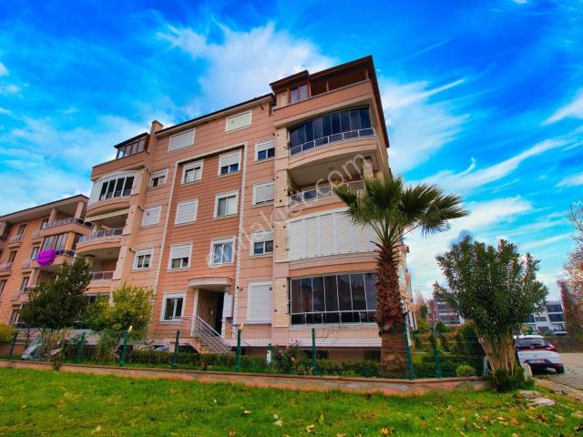 aktiften Akçay'da Merkezi Konumda Satılık Asansörlü Ön Cephe Fırsat 2+1 Daire
