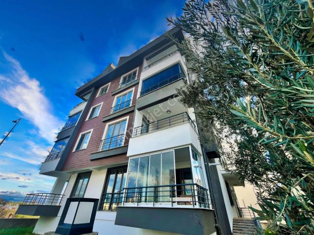 aktif'ten Akçay'da Ön Cephe Konforu İle Asansörlü Binada Geniş Satılık 3+1 Dubleks