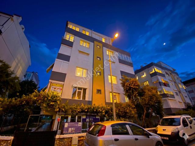 Aktiften Akçayda Denize Yürüme Mesafesinde Masrafsız Ön Cephe Geniş Balkonlu Şömineli 2+1 Daire