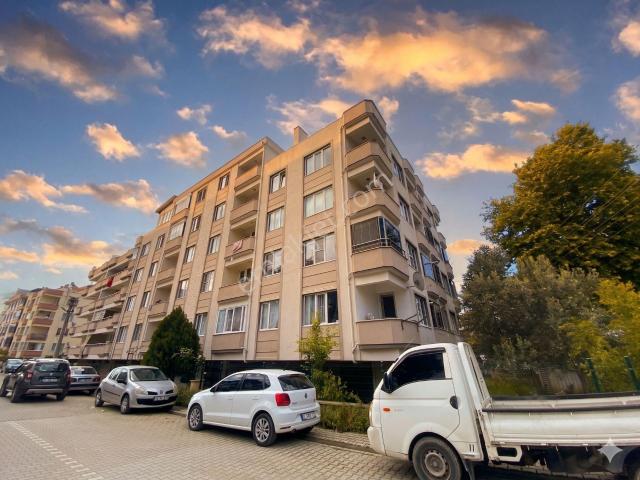 aktif'ten Akçay'da Satılık 3+1 Asansörlü Ön Cephe 3 Balkonlu Harika Ferah Daire