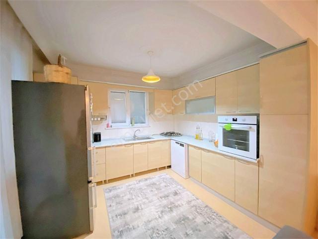 aktiften Akçay'da Satılık 3+1 Otoparklı Ferah Ve Aydınlık Geniş Daire