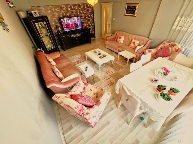 aktif'ten Akçay'da Satılık 3+1 Yüzme Havuzlu Ön Cephe Çift Balkonlu Geniş Daire