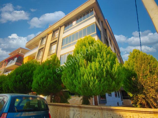 aktif'ten Akçay'da Satılık Cam Balkonlu Ön Cephe Ayrı Mutfaklı 2+1 Geniş Daire