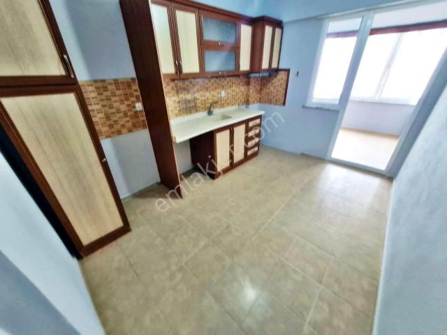 Aktif'ten Akçay'da Satılık Denize 300mt Arakat Ayrı Mutfaklı Geniş 2+1 Daire