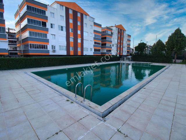 aktif'ten Akçay'da Satılık Eşyalı Otoparklı Kombili Arakat Ön Cephe 2+1 Daire