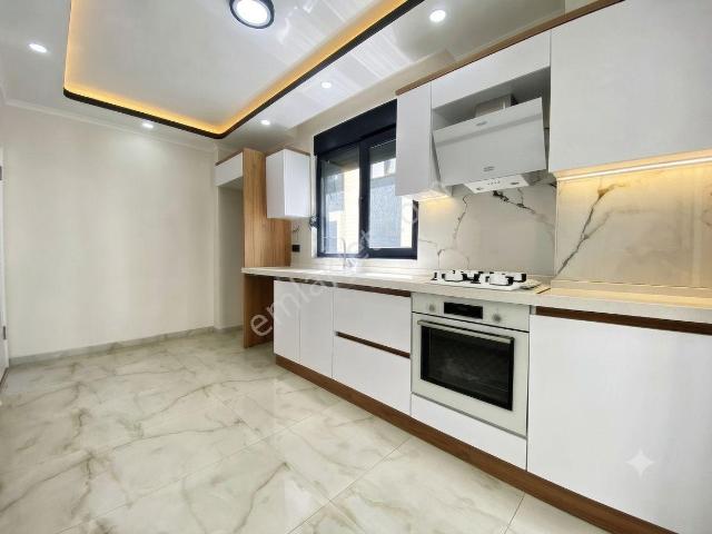 Aktif'ten Akçay'da Satılık Harika Tasarımlı Ebeveyn Banyolu Geniş 2+1 Daire