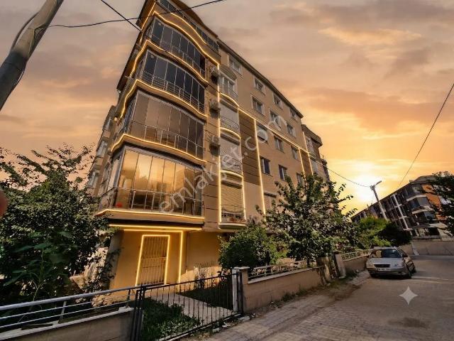 Aktif'ten Akçay'da Satılık Ön Cephe Arakat Kombili Harika Nezih Muhitte 3+1 Daire
