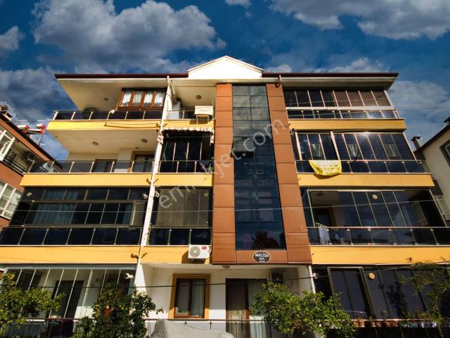 aktif'ten Akçay'da Satılık Ön Cephe Genç Binada Asansörlü Ferah 2+1 Daire