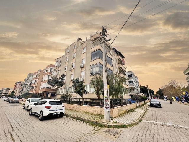 Aktif'ten Akçay'da Satılık Ön Cephe Full Yapılı Arakat Ferah 2+1 Daire