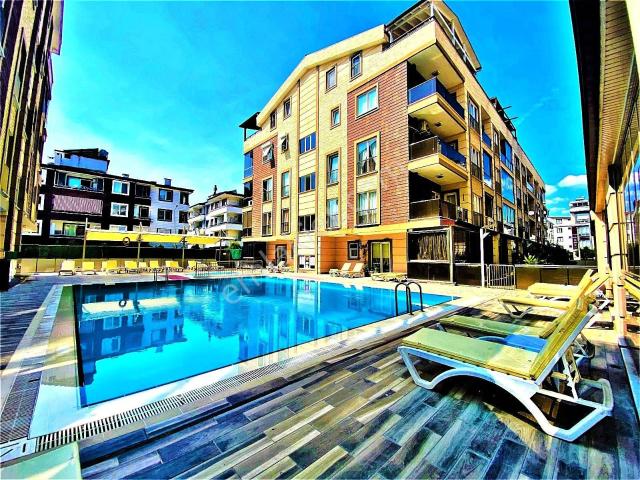 aktif'ten Akçay'da Satılık Yüzme Havuzlu, Otoparklı Spor Salonlu Full Donanımlı 3+1 Dublex