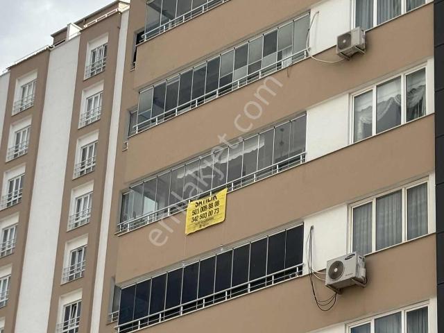 Aktif'ten Karataş Tramvay Yolu Üstü Geniş Masrafsız 3+1 Daire