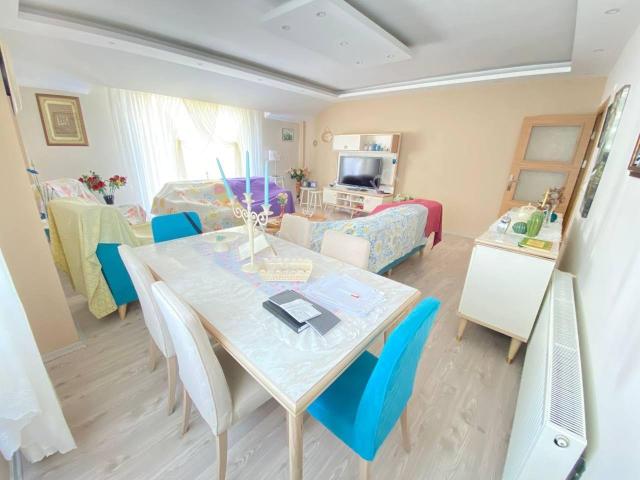 Aktiften Merkezi Konumda Geniş Ailelere Özel 270 M2 Köşe Konumda 4+1 Satılık Dubleks