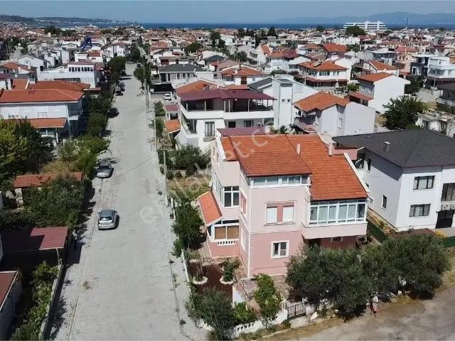 Aktiften Öğretmenler'de Denize Yürüme Mesafesinde Özel Otoparklı Bahçe Katı Satılık 2+1 Daire