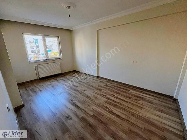 Akyurt Çarşı Merkezde 3+1 Asansörlü Full Yapılı Daireler.
